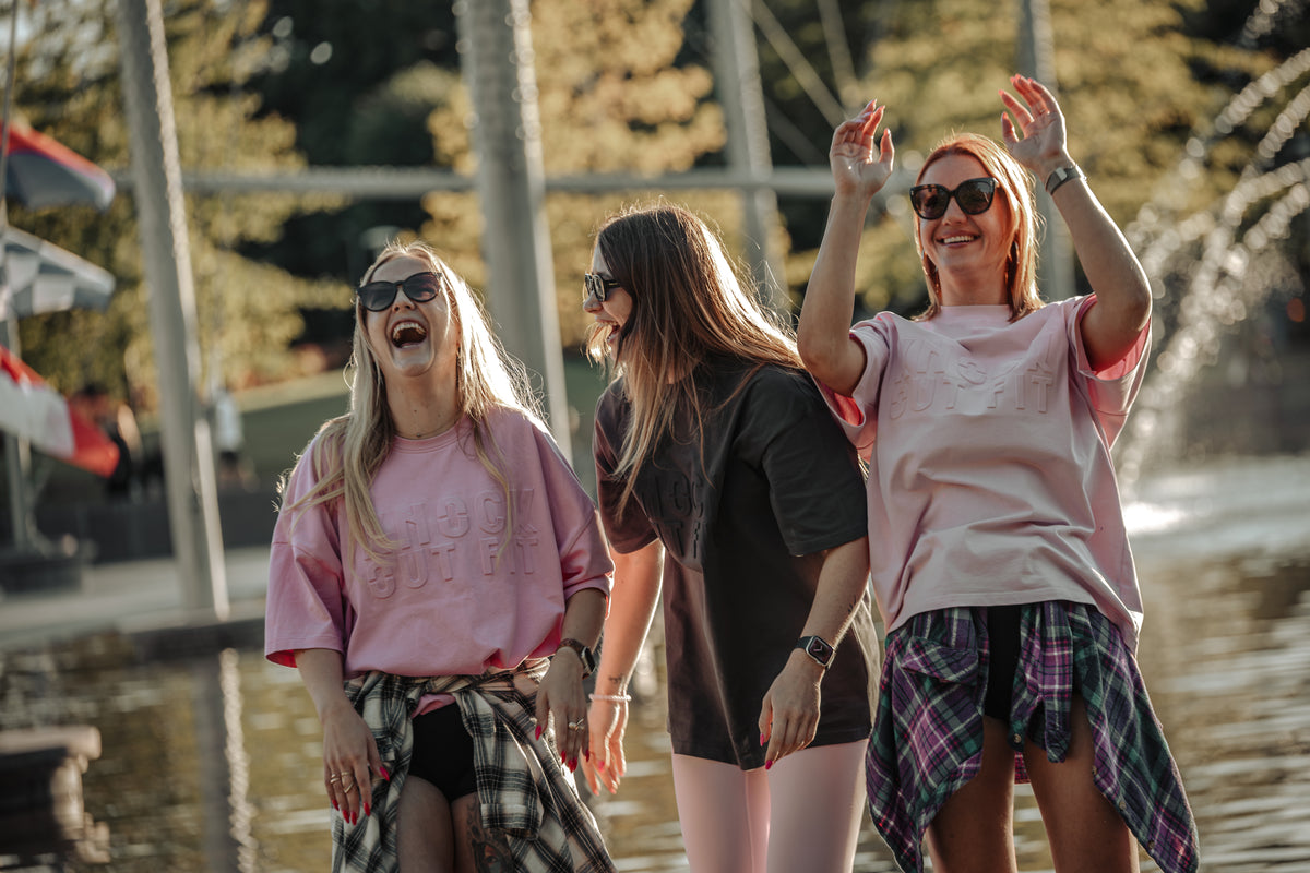 Knockoutfit īsroku oversize T-krekls